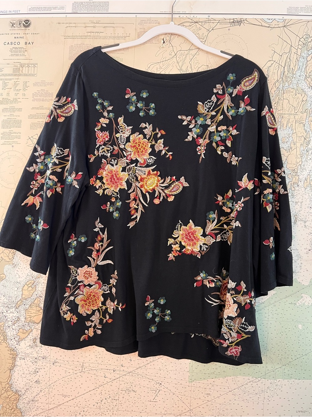 EUC! J Jill Top Black W/Embroidered Flowers 3/4 Sleeves Round Neckline Sz XL